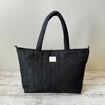 猫の日　マザーズバッグ　肉球キルティングブラック