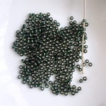 再販無し◆ デッドストック 2mm 硝子　ビーズ　グリーン