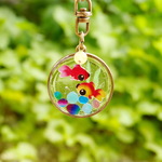～　桃・橙　金魚　in　水たまり　～　 　小粒天然石がついたキーホルダー