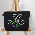 ミニポーチ帆布の選べるイニシャル刺繍　お花柄 紺色　黒色　イエローパープルピンク１２㎝　14㎝