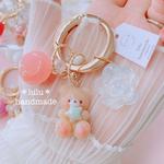  【ꫛꫀꪝ✧‧˚】LIBERTY×くまちゃんのSpringキーホルダー　ハンドメイドレジン　キーホルダー　ハンドメイドキーホルダー　シャカシャカキーホルダー　シャカシャカ くま　LIBERTY