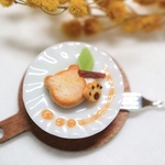 ミニチュアスイーツ　ミニチュアパン　くまさん型のチーズケーキプレート