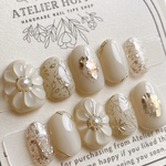 人気𝐍𝐨.𝟏✨𝙣𝙤.𝟬𝟭𝟯🕊white × gold フラワーネイル ブライダルネイル 結婚式 成人式 卒業式 振袖 白無垢 和装 ウェディング 入学式 ぷっくりフラワー ミラーネイル ニュアンス