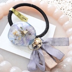ふんわり楕円のお花レジンとシフォンタッセルのヘアゴム