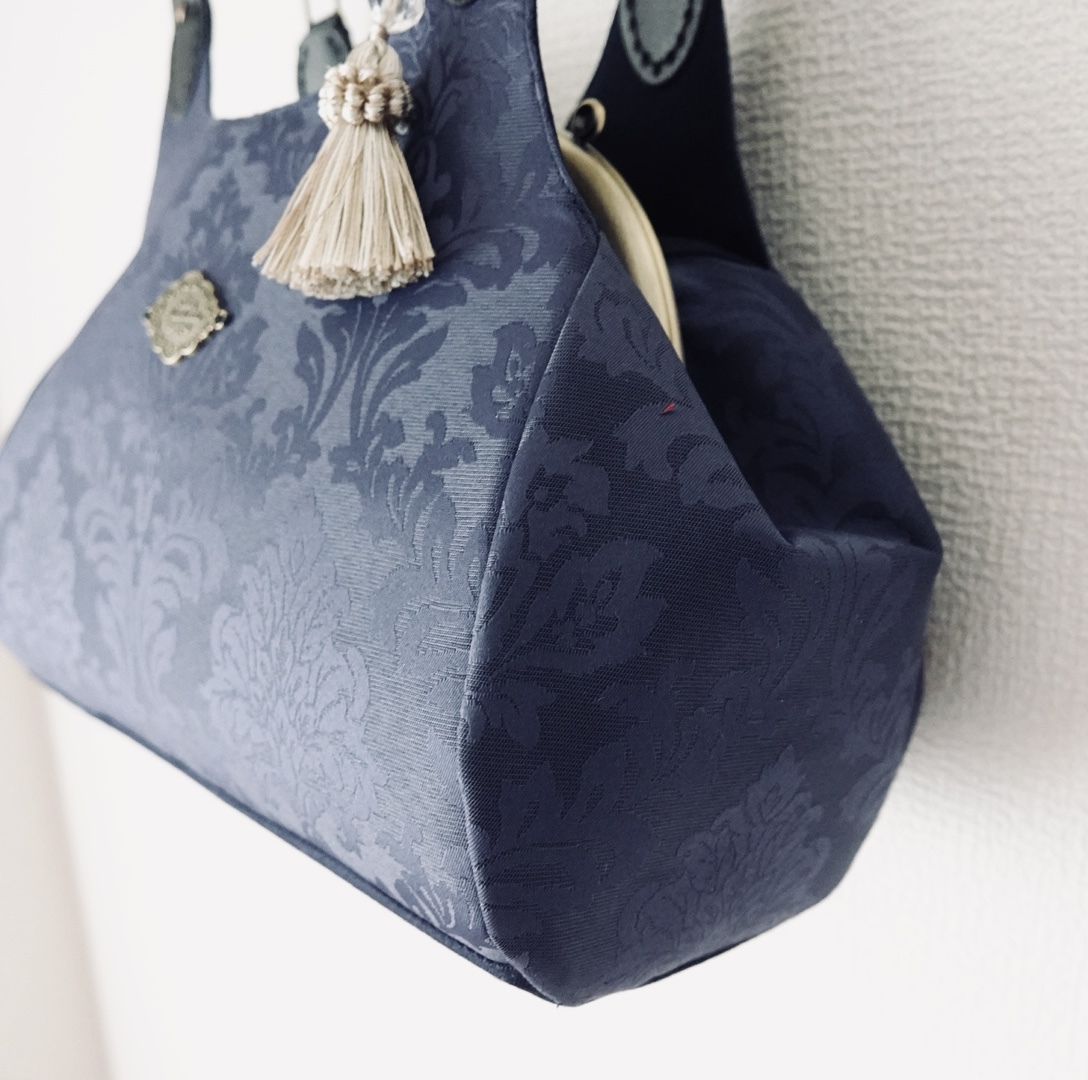 ダマスク柄洋ナシ型あおりがま口バッグ ハンドメイド ダマスク柄洋ナシ型あおりがま口バッグ ハンドメイド