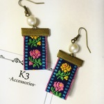 お花のチロリアンなピアス   イヤリング      