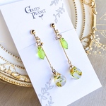 〔受注制作〕【木漏れ日ドロップ・萌黄】(ゴールド金具)　イヤリング/ピアス　レジンアクセサリー