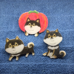お顔が大きい柴犬のブローチ