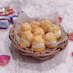 ミニチュアスイーツ　いちご＆生クリーム　シュークリーム　8点　カゴ付き(ブラウン)　ミニチュアパン