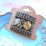 ブラック の 花柄 インド刺繍リボン の 四角い ポニーフック