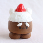  【いちご】困り眉のカップケーキ