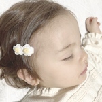 White🤍ミニフラワーのヘアクリップ🌼🌼ベビーヘアクリップ お花 ヘアクリップ 誕生日 お祝い プレゼント プチギフト 赤ちゃんヘアクリップ 
