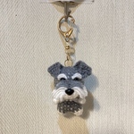 編みぐるみ犬キーホルダー：シュナウザー(ソルト&ペッパー)