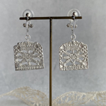 アンティークレースの純銀イヤリング