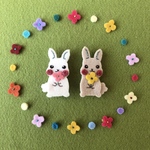 お花うさぎブローチ