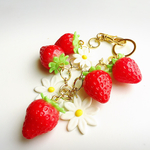 いちごとお花のバッグチャーム
