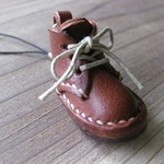 革の小人のくつストラップ　（Ｔさまオーダー品）