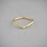 Hitotubu V ring -daily- 一粒 ダイヤ ダイヤモンド 華奢 シンプル 重ね付け V字 k18 アンティーク リング