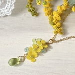 菜の花と揺れる雫のネックレス