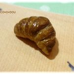 クロワッサンのピアス＊ミニチュア粘土