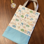 手提げトート　縦長　33×22  森の中の動物たち+水色