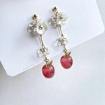 NEW❣️🍎受注製作🍎可愛いりんごアクセサリー①(りんごの色が選べます！ピアスorイヤリング)