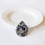 Antique Silver Beads Reunion　雫型ビーズ刺繍ブローチ  