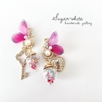 🦋🗝Butterfly series ✵ 蝶と鍵とキャンディポットの耳飾り  《 pink 》ピアス  イヤリング  