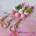 お団子にゃんこ🍡三色団子 茶トラ