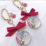 \名入れ無料♪/花のパリにかかる虹バッグチャーム［レインボー　巴里　フランス　エッフェル塔　リボン　レジン　文字入れ　数字入れ　記念日　誕生日　プレゼント　ギフト　宝塚　花組］