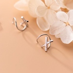 シルバー925 小ぶり  クロス　フックピアス　つけっぱなし　小さめ　ピアス　金屬アレルギー対応