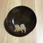 拭き漆豆皿　イヌ端っこ