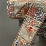 [実物のお色味と違う場合があります] インド刺繍リボン　花　インド刺繍　スパンコール　刺繍リボン　リボン　りぼん　※10月8日よりゆうパケットにて発送