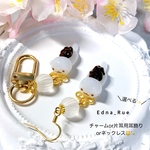 🍡粒あん団子猫ちゃんのキーホルダー🐱(片耳用耳飾り・ネックレスへの変更可能) はこ猫 レジン 
