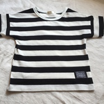 送料無料！モノトーンボーダー肩下がりＴシャツ 100