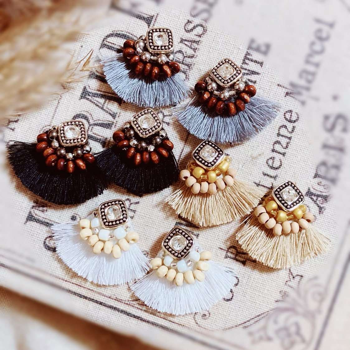 ウッドビーズのビーズ刺繍フリンジピアス／イヤリング 送料無料】wood