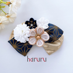 つまみ細工の髪飾り【金ラメ麻の葉紺色リボンとつまみ細工のお花】成人式　振袖　卒業式　袴　浴衣　七五三　着物に♪