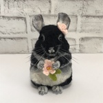 【chupi様専用】桜を持ったチンチラの羊毛フェルトマスコット