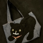 【旧作品SALE】黒猫ちゃんな手提げかばん★チロリアン