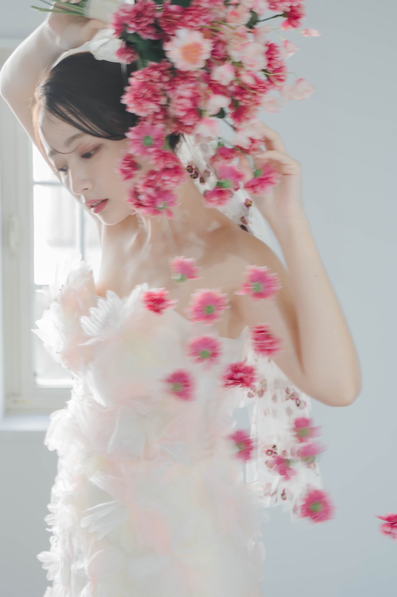 人気No.1】お花がこぼれ落ちるようなdrop bouquet＆ブートニア付き