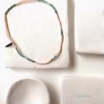 Tropical Fish Anklet = Pale pink x Matte Silver x Emerald