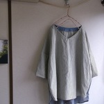 コットンＶネックプルブラウス