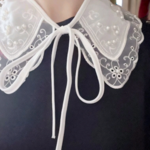 上品なフリルレースと刺繍のパール付け襟フェイクカラー　フォーマル　