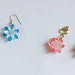 【受注生産】 重ね花のイヤリング