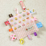 カシャカシャタグハンカチ