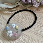 刺繍くるみボタン（ヘアゴム）