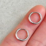 1ペア サージカルステンレス フープピアス 極小 華奢 ワンタッチ つけっぱなし 開閉式フープ 両耳 金アレ  金属アレルギー対応 ユニセックスシンプル 素材 パーツ シルバー