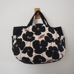 コットンリネン　北欧風　フラワー　白×黒　タックぷっくりBAG　両脇ポケット♪帆布　黒