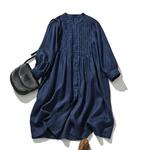 季節を問わずロングシーズン活躍　リネン100％シャツワンピース　ピンタック入り　紺色　240318-2