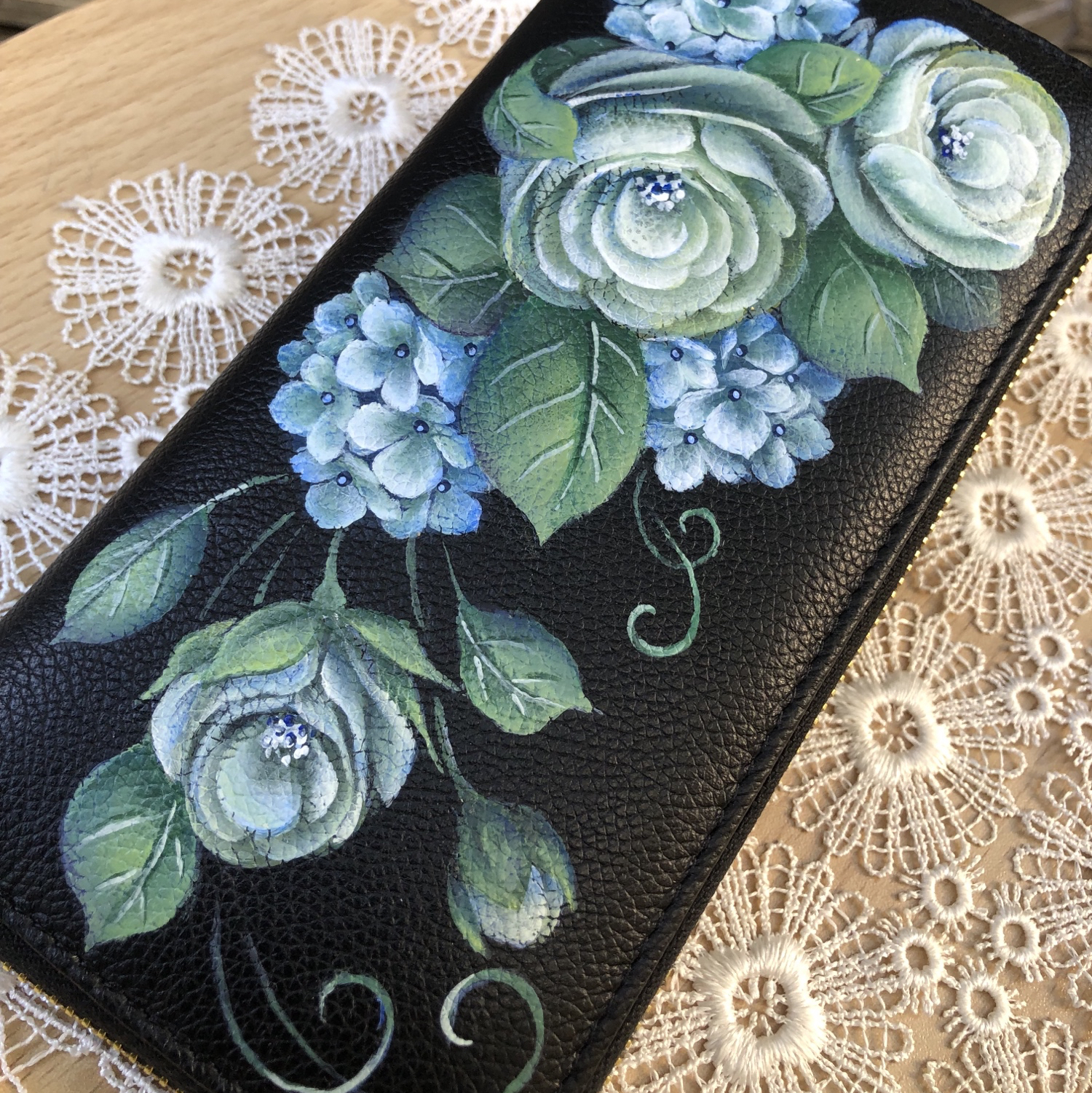 メガネ収納ケース　手帳　懐中電灯　薔薇　手描き　トールペイント メガネ収納ケース 手帳 懐中電灯 薔薇 手描き トールペイント